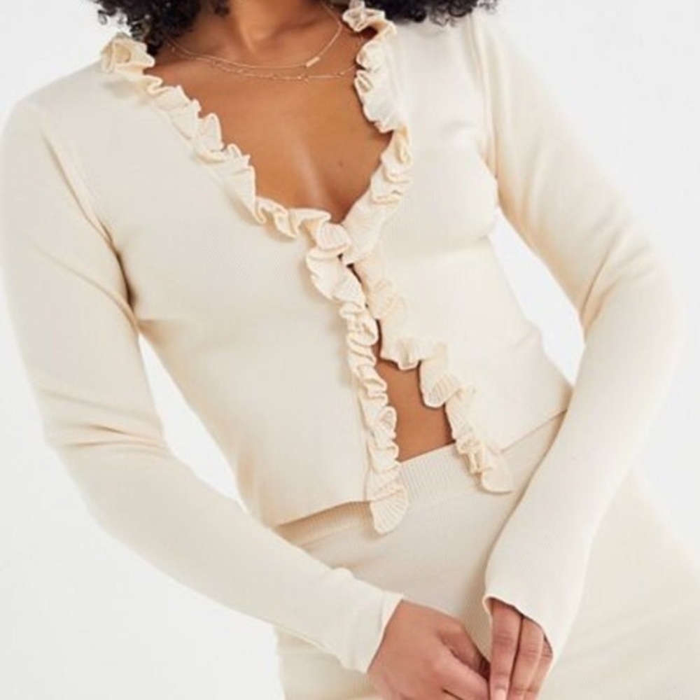 NWOT Urban Outfitters Ribbed Ruffle Trim Cardigan Cream Size XS
